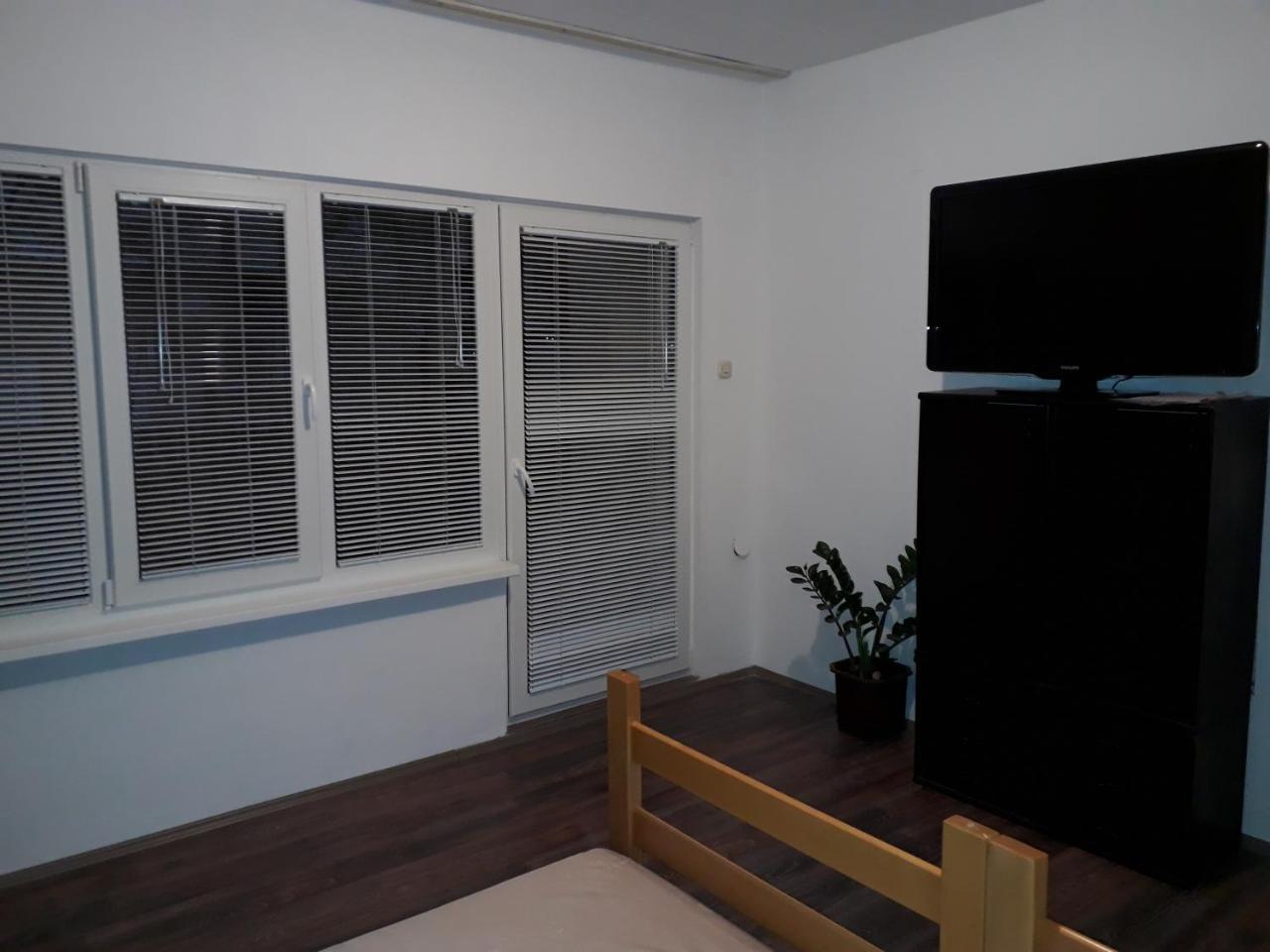 Misko'S Guest House Скопие Екстериор снимка